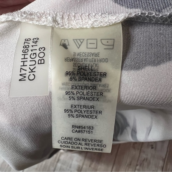 💚Calvin Klein sleeveless top - Picture 8 of 8